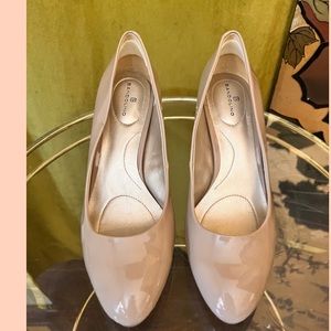 Nude Round Toe Pump Size 8.5